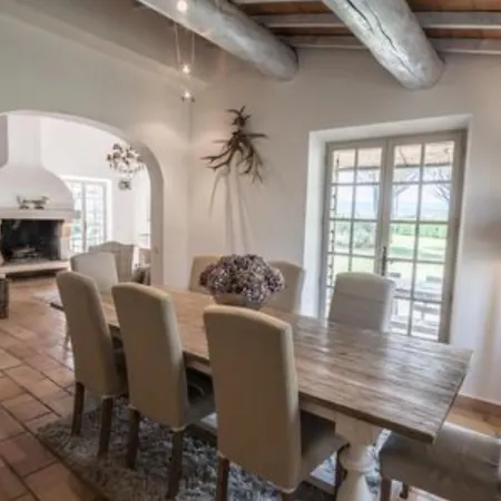 Villa Avec Piscine A Gordes, En Provence *