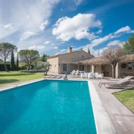 Villa Avec Piscine A Gordes, En Provence *